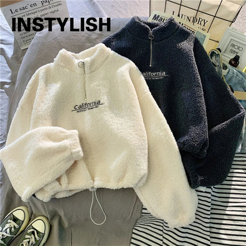 Hoodie Cropped de Polar – Estilo Cozy Urbano