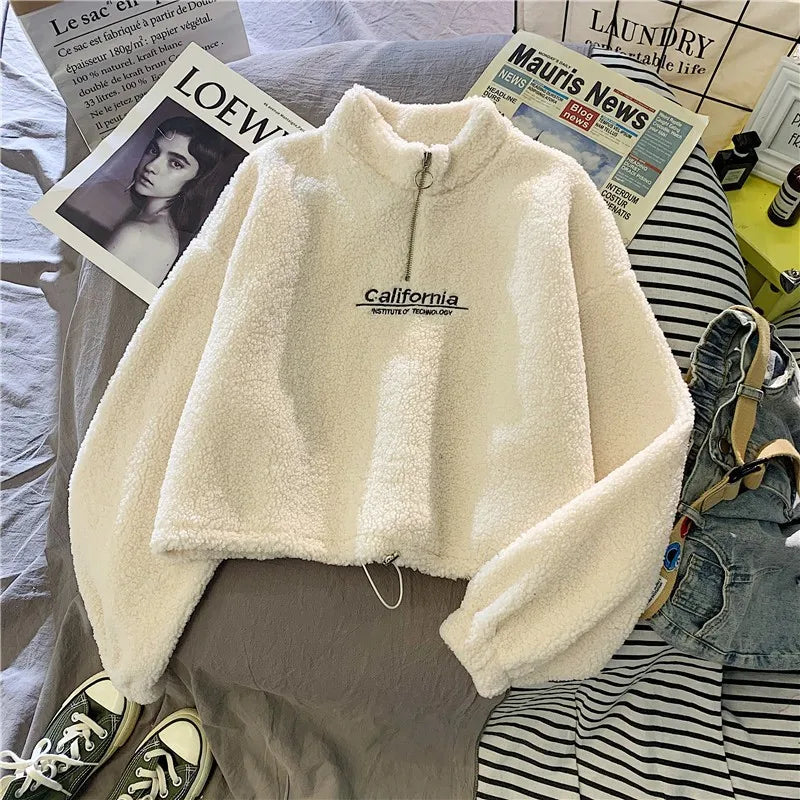 Hoodie Cropped de Polar – Estilo Cozy Urbano