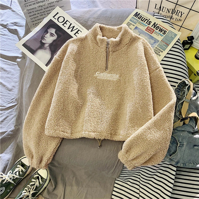 Hoodie Cropped de Polar – Estilo Cozy Urbano